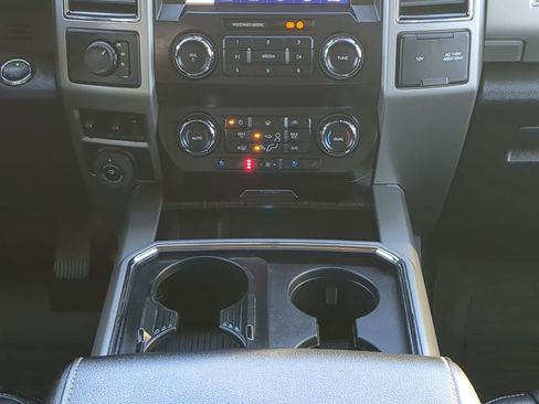 Certified 2021 Ford F450 Lariat w/ Lariat Ultimate Package image 17