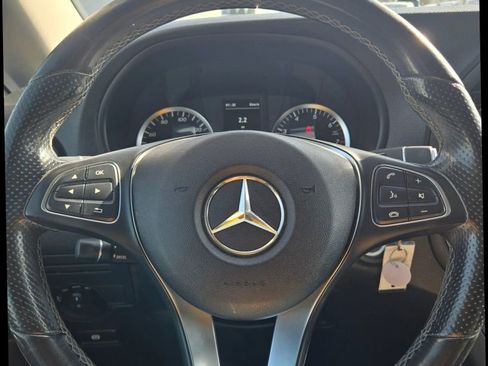 Used 2018 Mercedes-Benz Metris Passenger image 20
