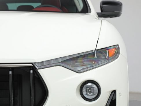 Certified 2023 Maserati Levante Modena AWD/4WD image 9