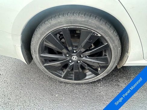 Used 2022 Nissan Altima 2.5 SR w/ Midnight Edition Package FWD image 5