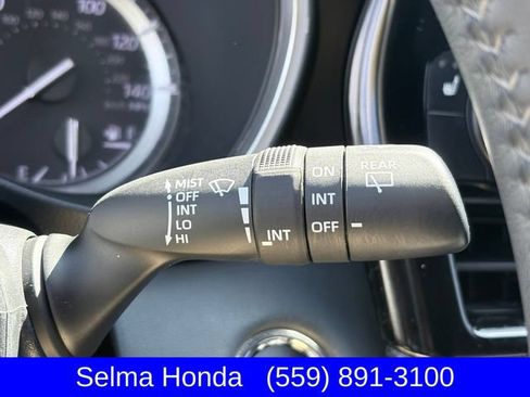 Used 2022 Toyota Highlander XSE AWD/4WD image 19