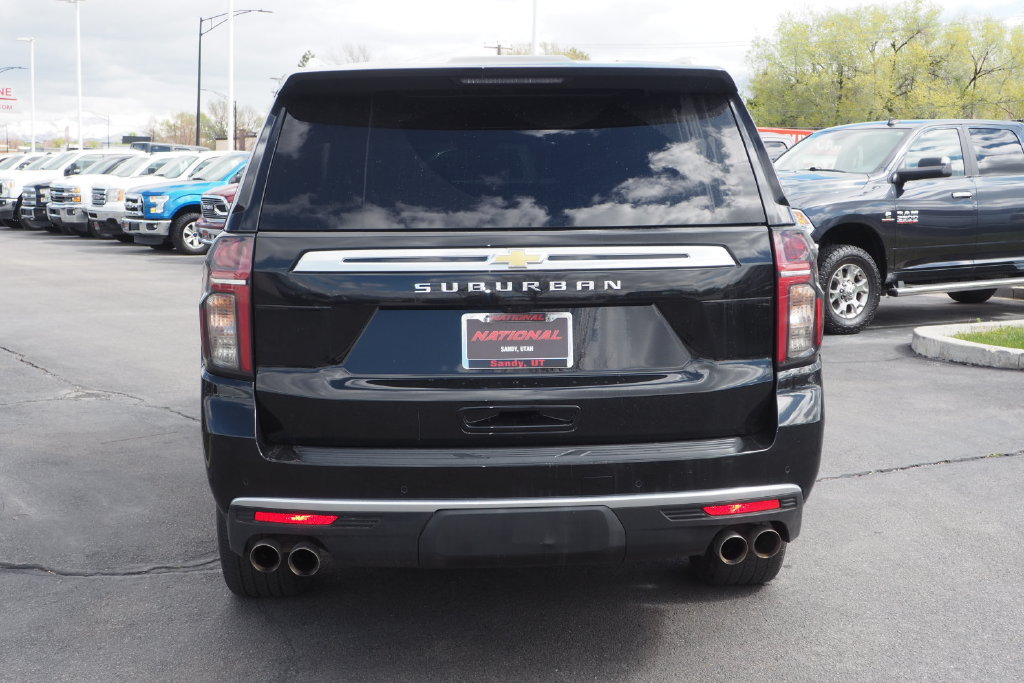 Used 2022 Chevrolet Suburban High Country w/ Premium Package 2 AWD/4WD image 6