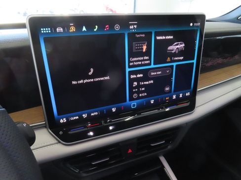 New 2026 Volkswagen Tiguan SEL R-Line image 18