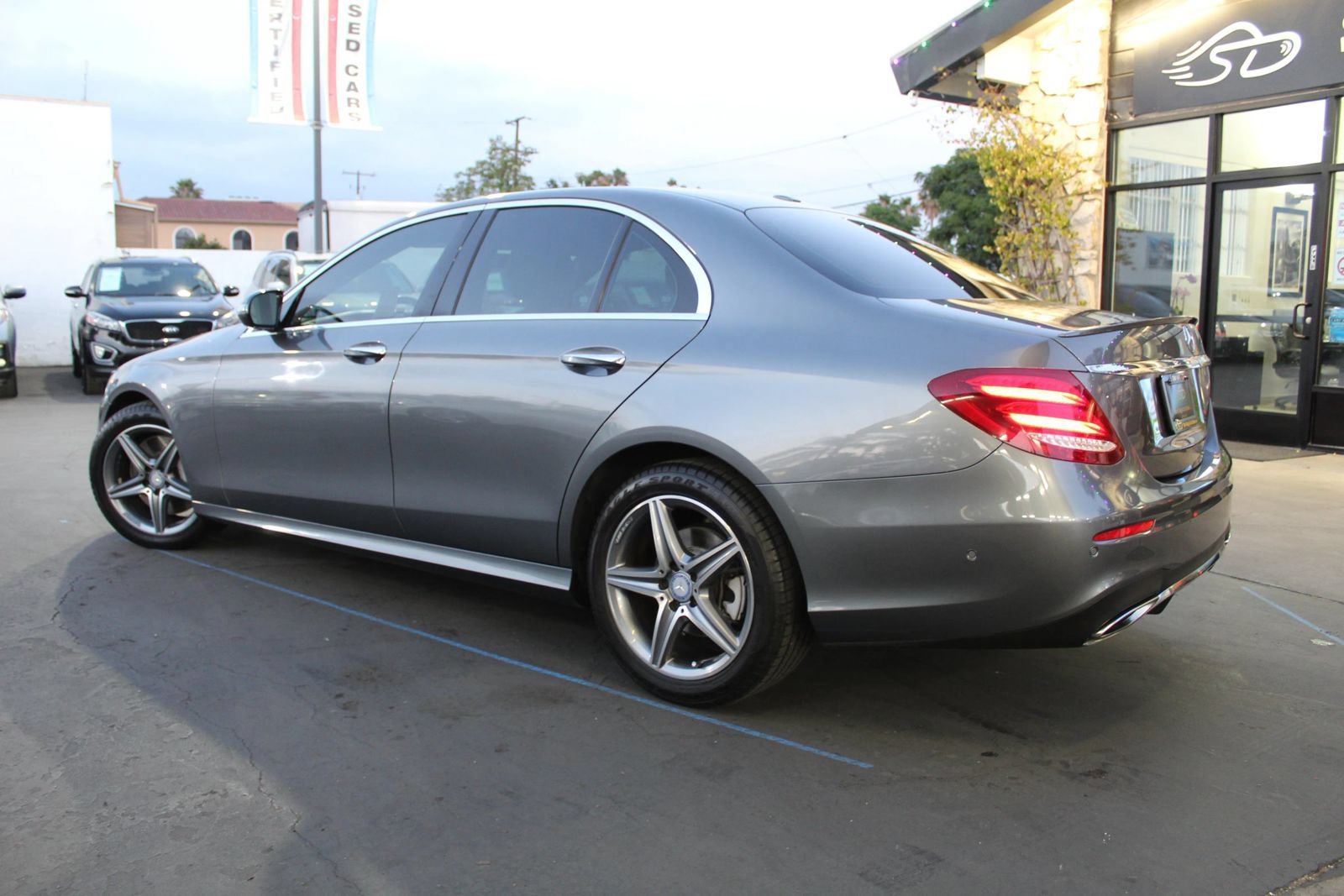 Used 2017 Mercedes-Benz E 300 image 3