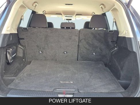 Certified 2025 Nissan Rogue SV FWD image 23