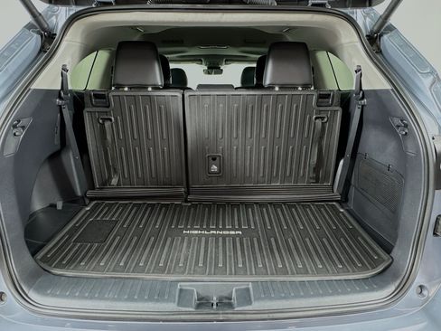 Used 2024 Toyota Highlander XLE AWD/4WD image 26