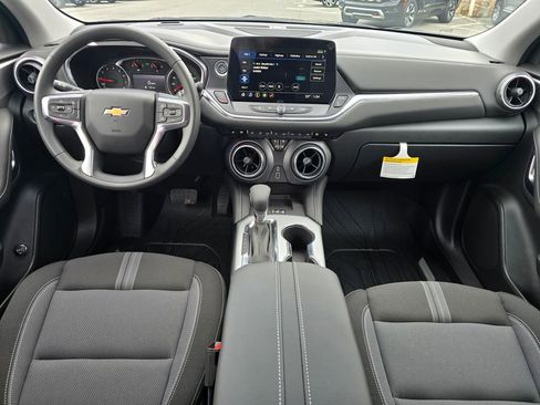 New 2025 Chevrolet Blazer LT w/ Convenience Package image 7