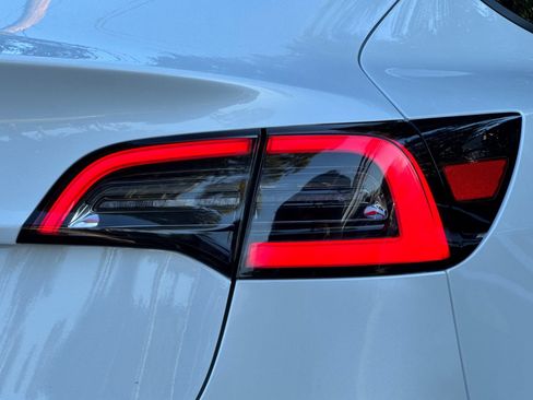 Used 2022 Tesla Model 3 image 25