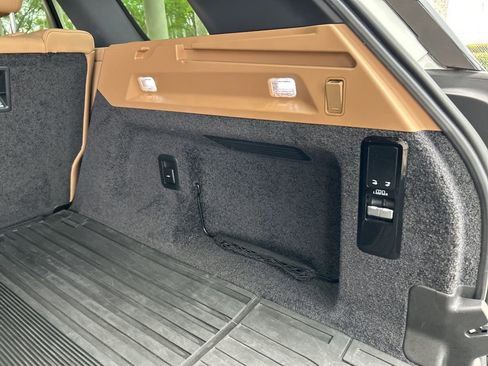 Used 2023 Land Rover Range Rover SE image 49