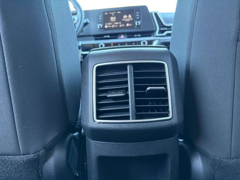 Used 2025 Kia Sportage LX image 22