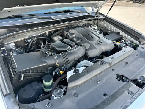 Used 2018 Toyota 4Runner SR5 RWD image 25