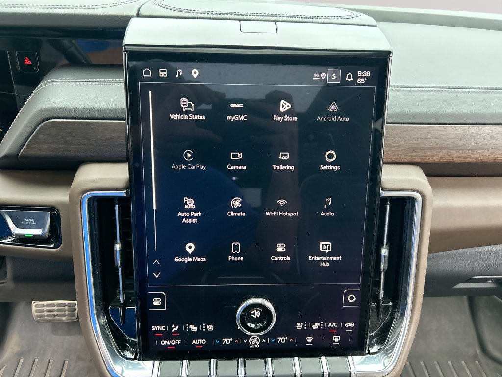Used 2025 GMC Yukon Denali Ultimate AWD/4WD image 18
