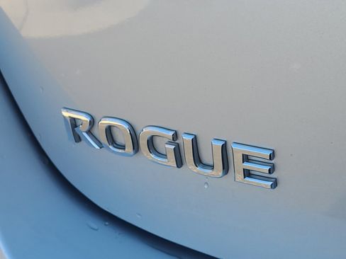 Used 2009 Nissan Rogue SL w/ Moonroof Pkg image 8