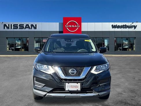 Used 2019 Nissan Rogue S image 2