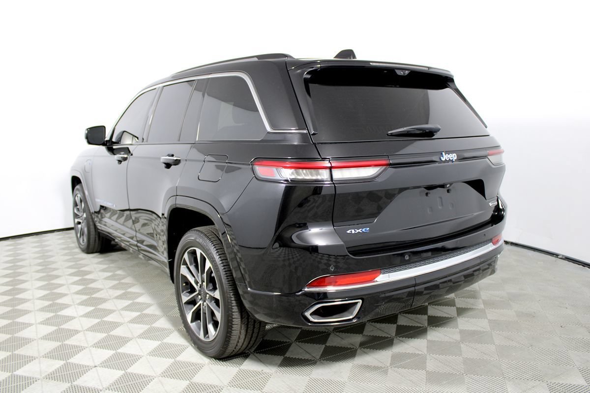 Used 2023 Jeep Grand Cherokee Overland w/ Advanced Protech Group III AWD/4WD image 41