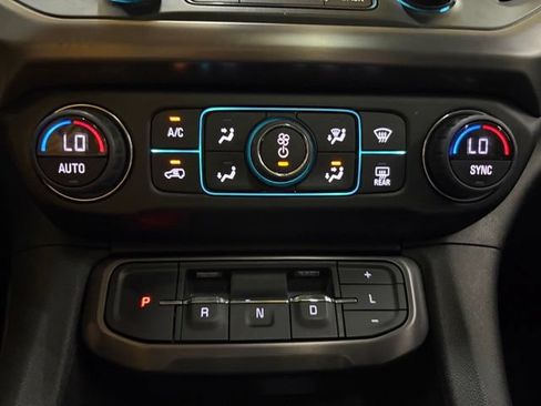 Used 2022 GMC Acadia AT4 w/ GMC Pro Grade Package AWD/4WD image 95