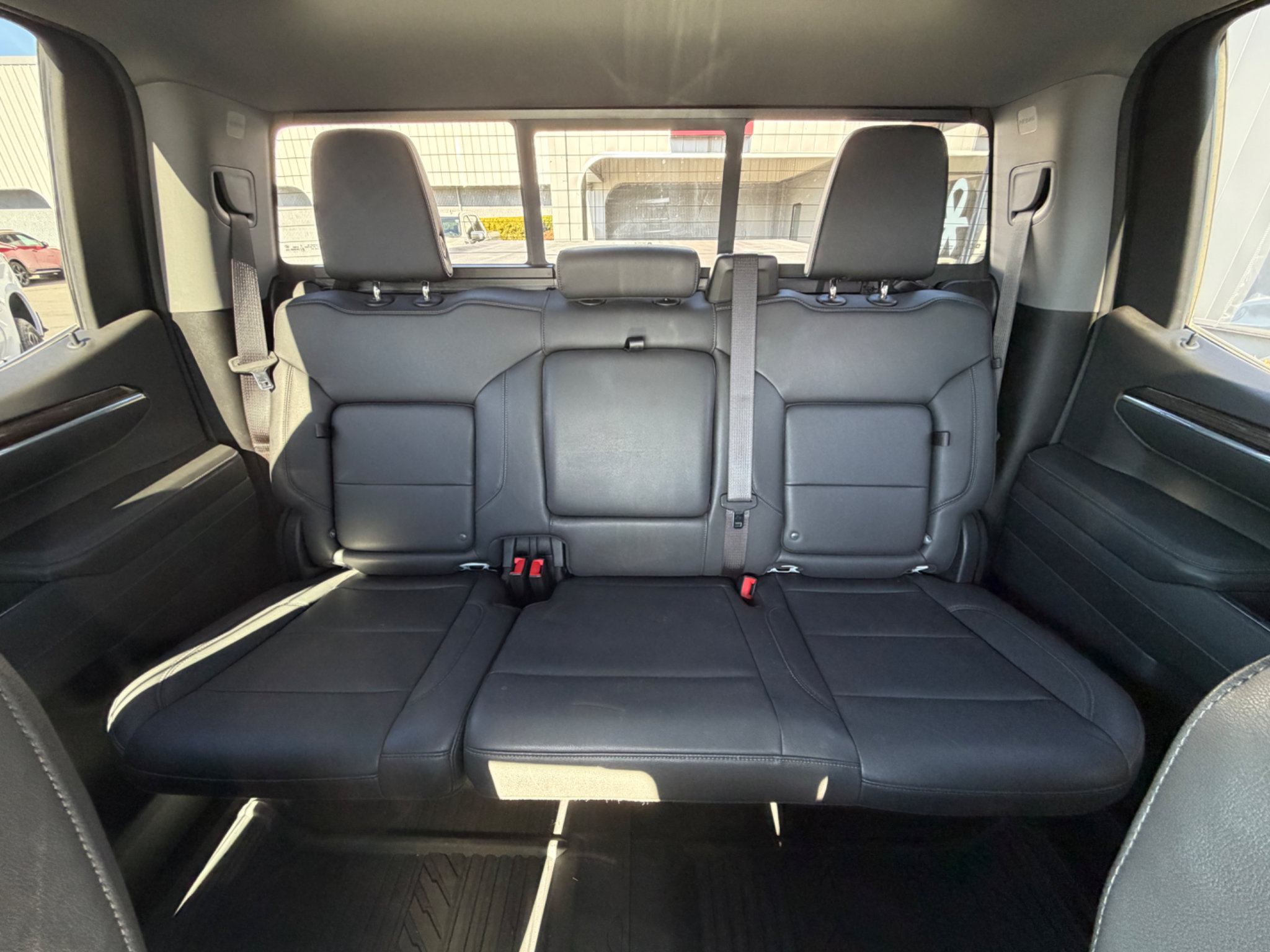 Used 2023 Chevrolet Silverado 1500 RST w/ Convenience Package II AWD/4WD image 4