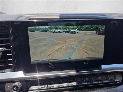 Used 2025 Chevrolet Silverado 1500 LT RWD image 15