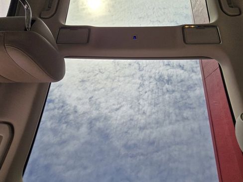 Used 2017 Mercedes-Benz S 550 Sedan image 30