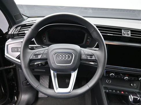Certified 2025 Audi Q3 2.0T Premium w/ Convenience Package AWD/4WD image 17