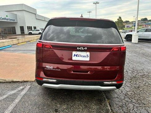 Used 2022 Kia Carnival LX FWD image 7