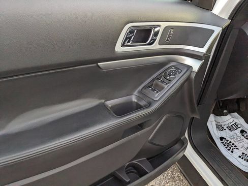 Used 2013 Ford Explorer XLT image 23