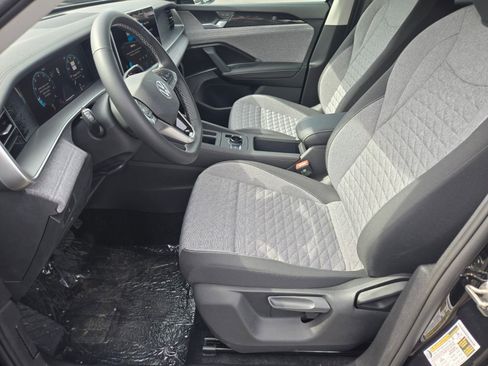 New 2026 Volkswagen Tiguan S FWD image 6
