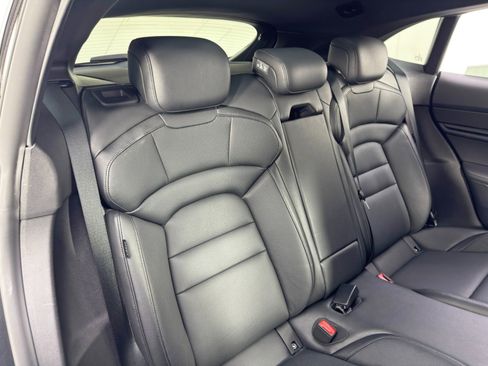 Used 2023 Porsche Taycan 4S w/ Technology Package image 41