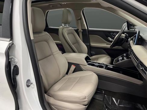 Used 2022 Lincoln Corsair AWD w/ Premium Package image 33