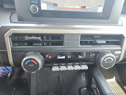 Certified 2024 Toyota Tacoma SR5 AWD/4WD image 18