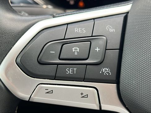 Used 2022 Volkswagen Taos SE w/ IQ.Drive SE Package FWD image 19