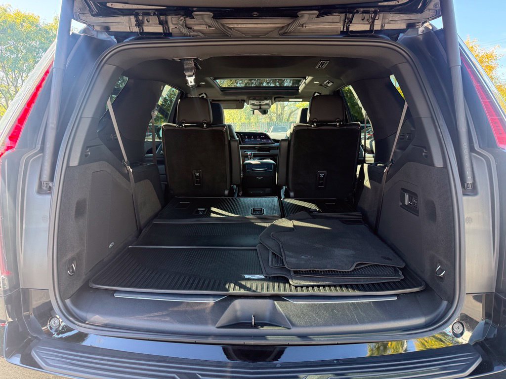 Used 2023 Cadillac Escalade Sport w/ LPO, ONYX Package AWD/4WD image 20