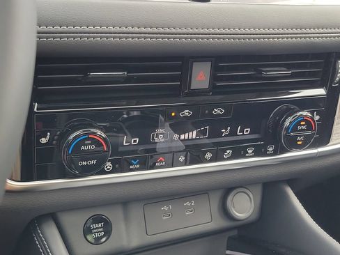 New 2026 Nissan Rogue Platinum w/ Platinum Premium Package AWD/4WD image 30