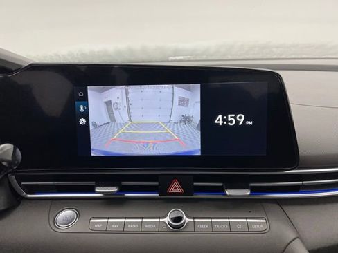 Used 2024 Hyundai Elantra SEL image 13