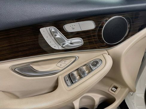 Certified 2022 Mercedes-Benz GLC 300 image 18