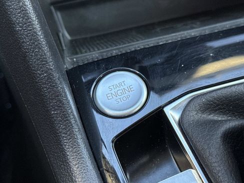 Used 2023 Volkswagen Taos SE image 13