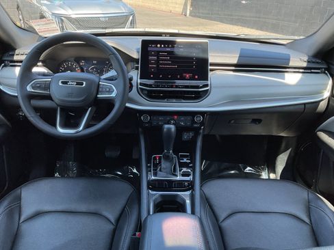 Used 2025 Jeep Compass Limited AWD/4WD image 15