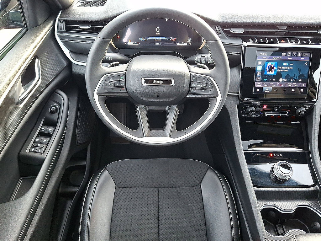 Used 2024 Jeep Grand Cherokee Altitude AWD/4WD image 27