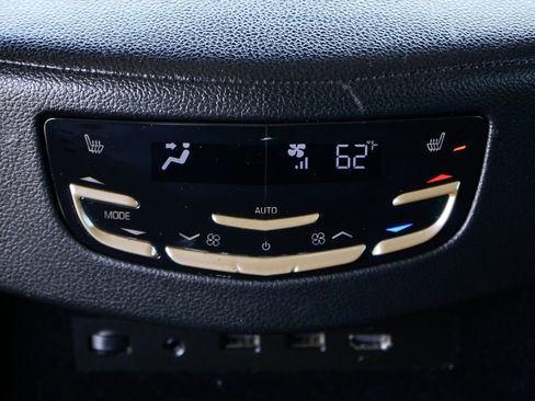 Used 2018 Cadillac Escalade ESV Premium Luxury image 43