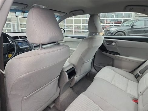Used 2017 Toyota Camry LE image 23
