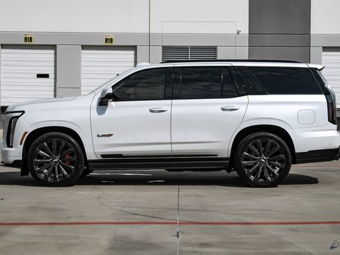 Used 2025 Cadillac Escalade V w/ LPO, Floor Liner Package image 5