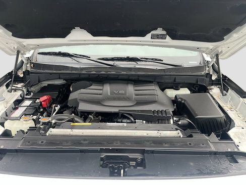 Used 2024 Nissan Titan Platinum Reserve image 31