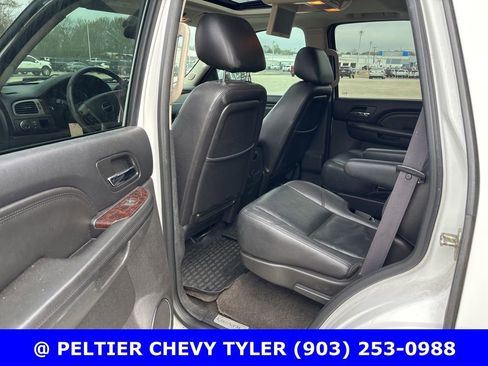 Used 2011 GMC Yukon Denali image 19