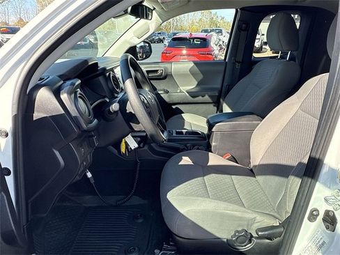 Used 2022 Toyota Tacoma SR image 17