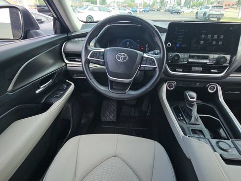 Certified 2024 Toyota Grand Highlander AWD image 9