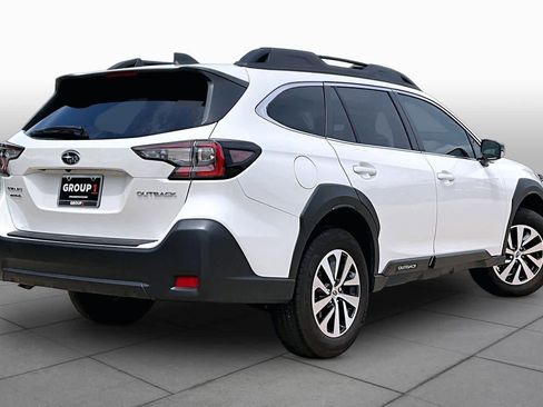 Used 2025 Subaru Outback Premium AWD/4WD image 13