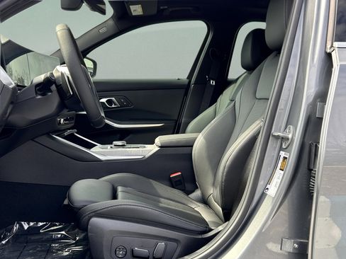 Used 2026 BMW 330i Sedan w/ Premium Package image 23