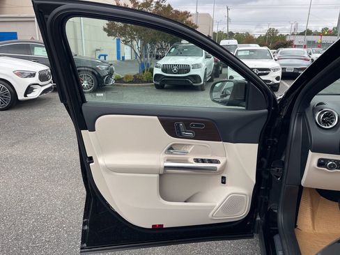 New 2026 Mercedes-Benz GLA 250 4MATIC image 24