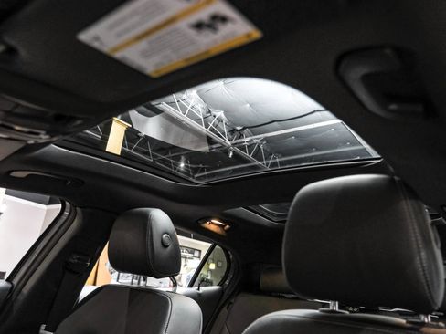 Used 2019 Mercedes-Benz GLA 250 4MATIC image 5