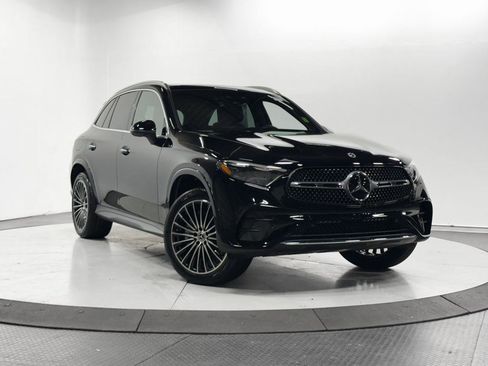 Used 2025 Mercedes-Benz GLC 350e GLC 350e w/ AMG Line image 1